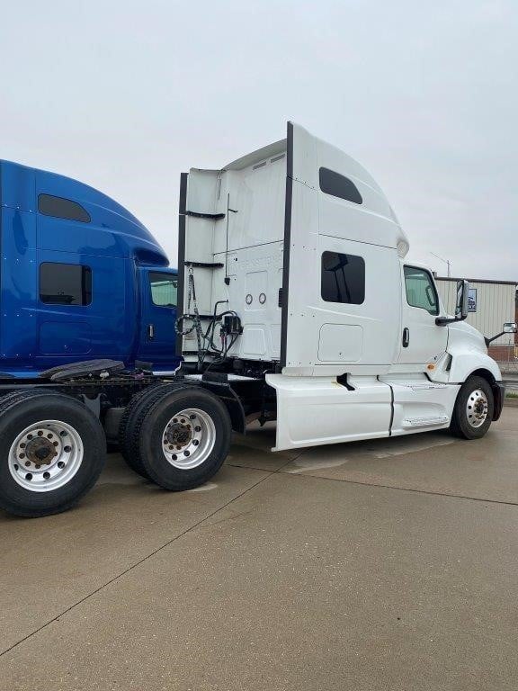 2020 INTERNATIONAL LT - image 4 of 6