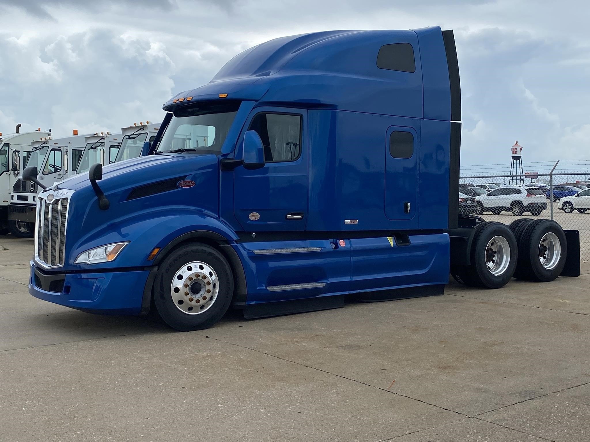 2022 PETERBILT 579 - image 5 of 6