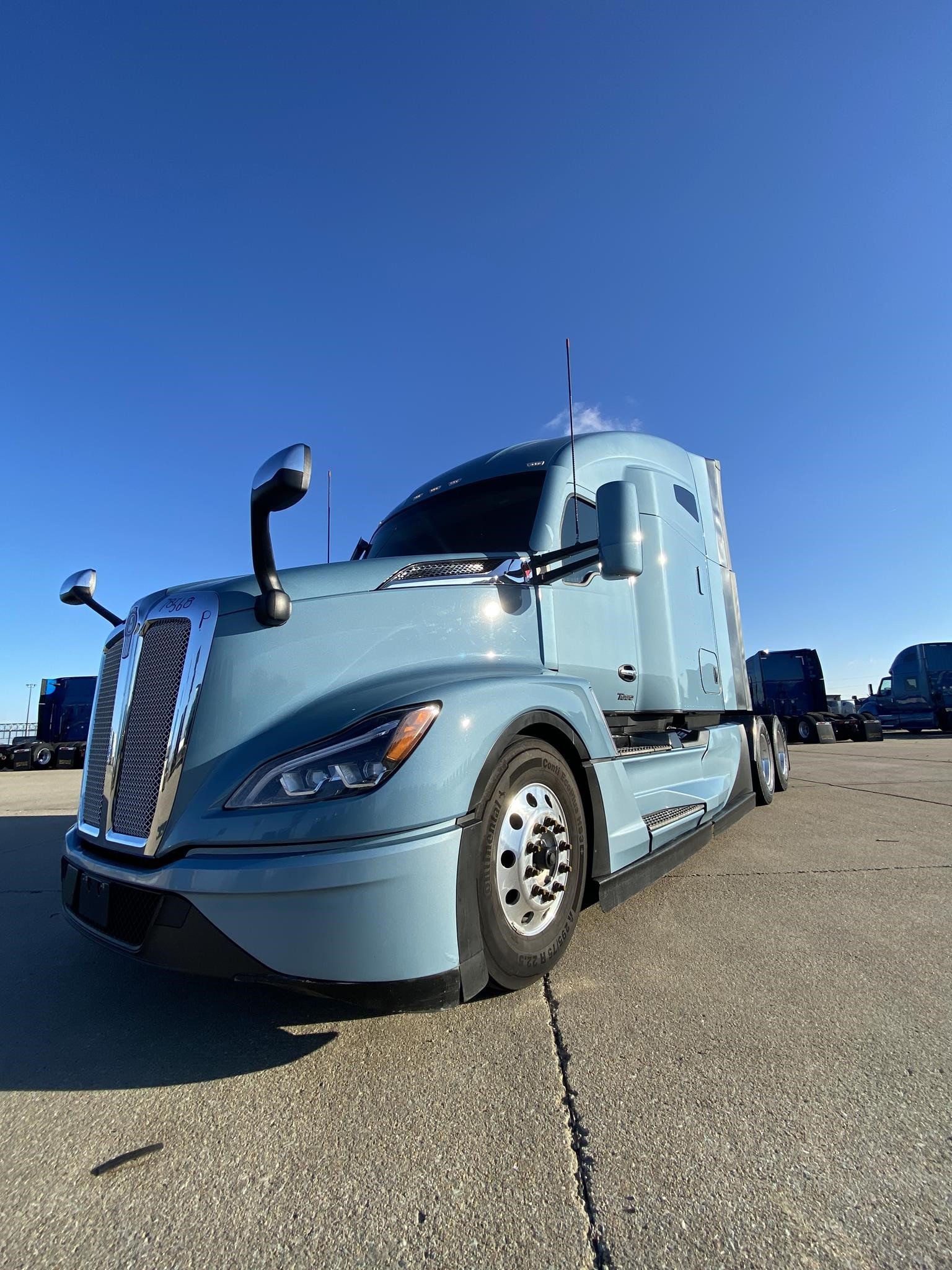 2022 KENWORTH T680 - image 4 of 4