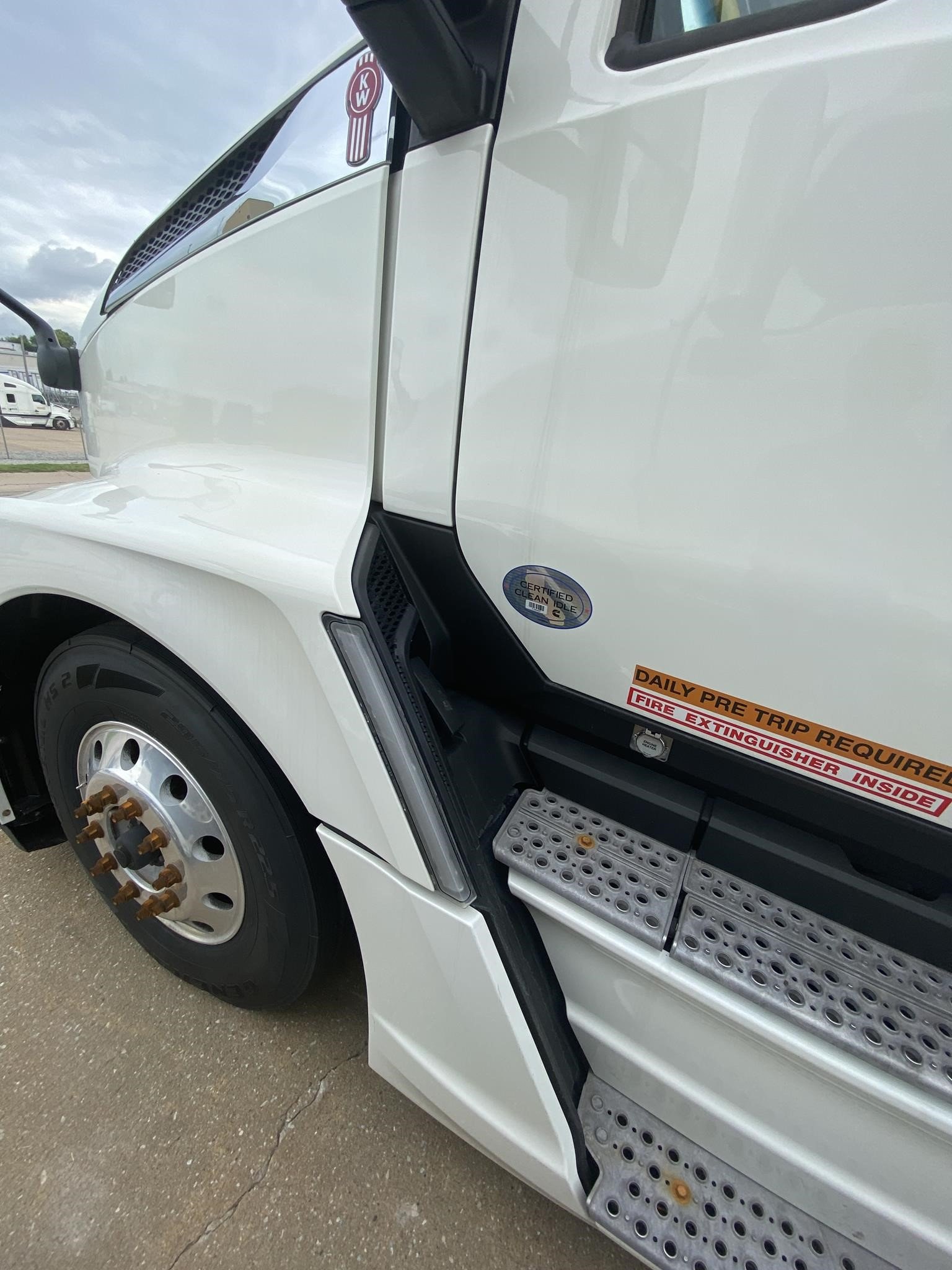2022 KENWORTH T680 - image 6 of 6