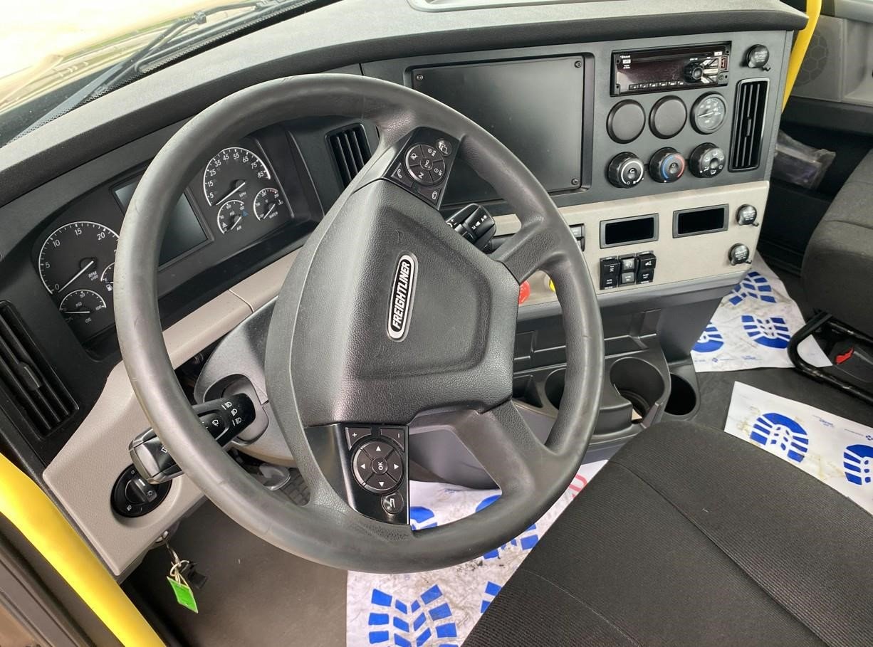 2021 FREIGHTLINER CASCADIA 126 - image 6 of 6