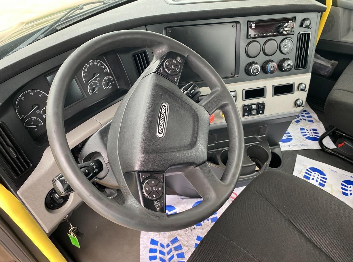 2021 FREIGHTLINER CASCADIA 126 - image 6 of 6