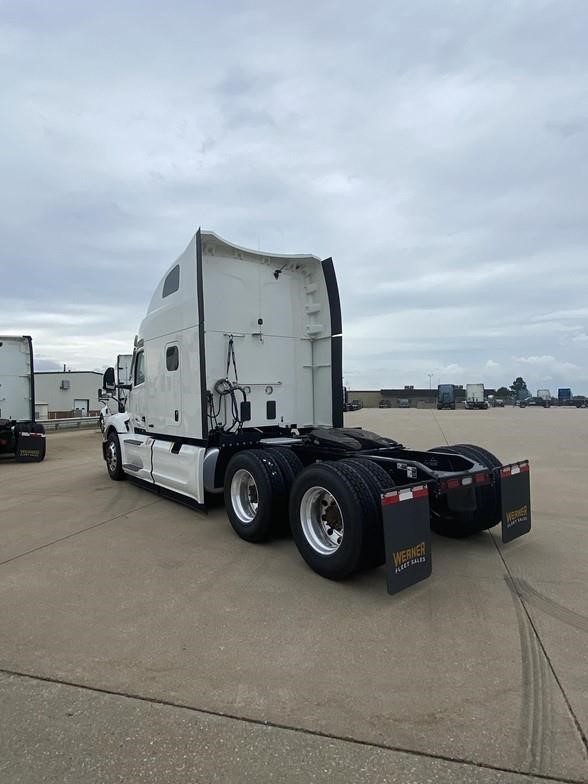 2022 PETERBILT 579 - image 3 of 6