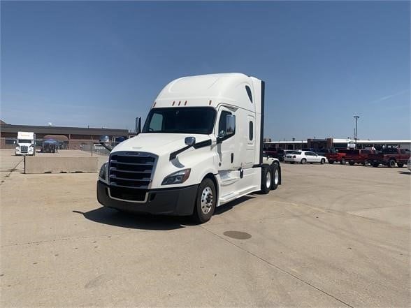2023 FREIGHTLINER CASCADIA 126 2023 FREIGHTLINER CASCADIA 126 - image 2 of 6