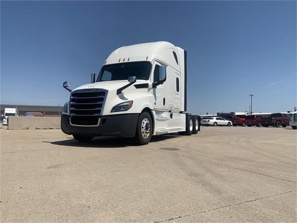 2023 FREIGHTLINER CASCADIA 126 - image 3 of 6