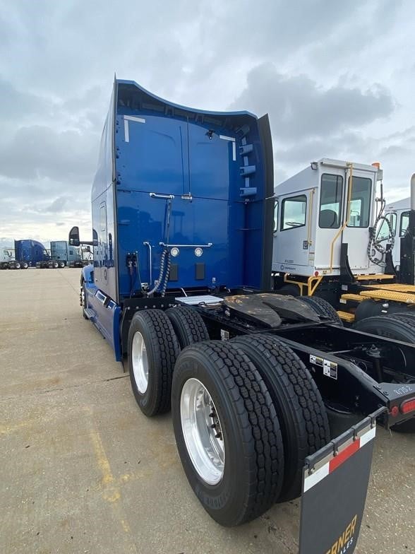 2022 PETERBILT 579 - image 5 of 6