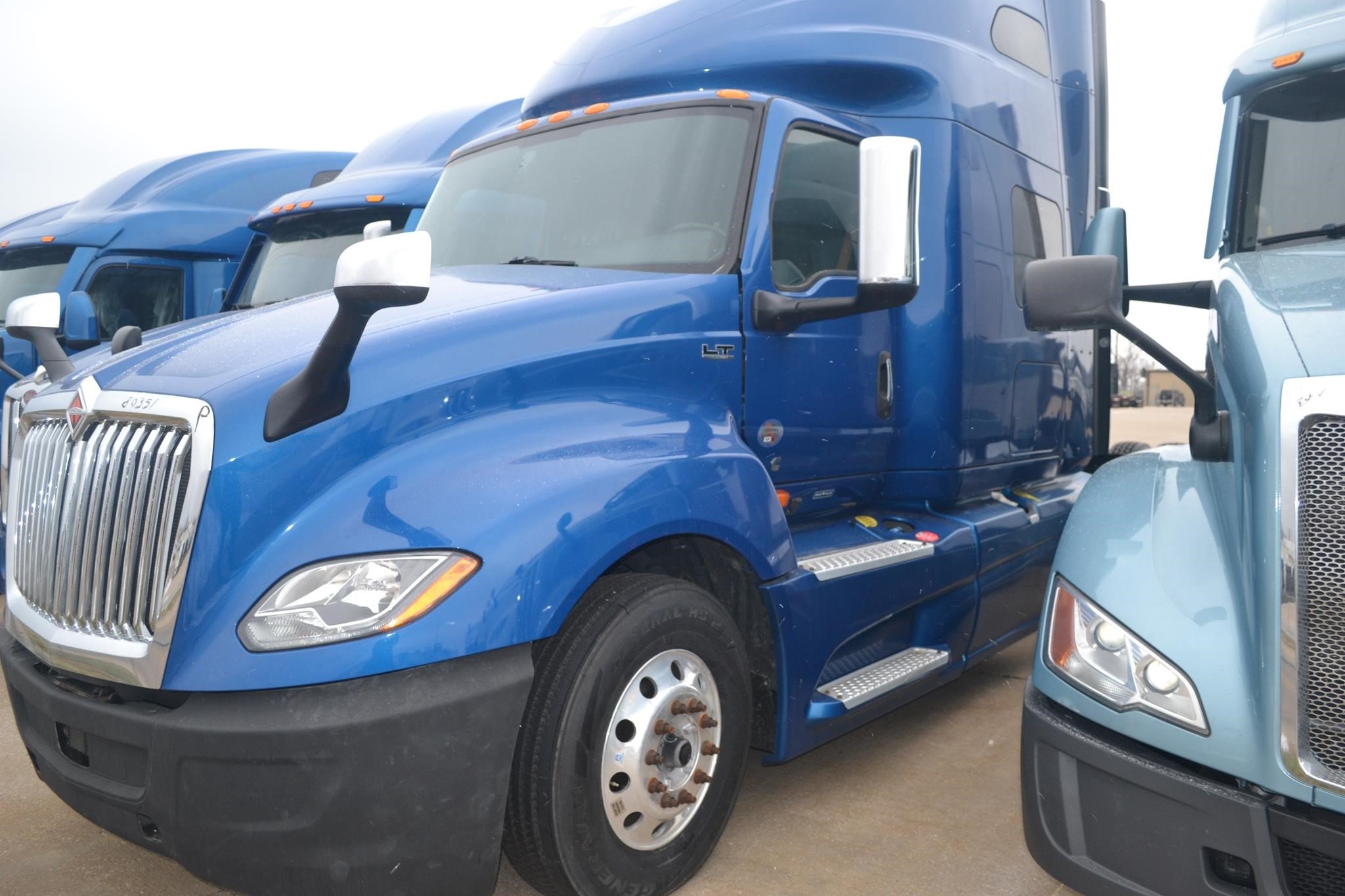 2021 INTERNATIONAL LT 2021 INTERNATIONAL LT - image 4 of 6