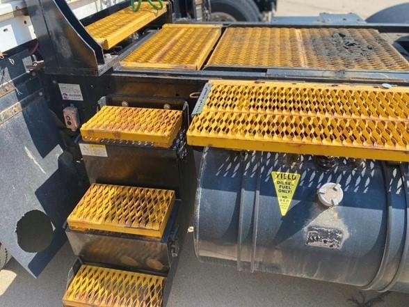 2018 CAPACITY TJ5000 DOT - image 5 of 6