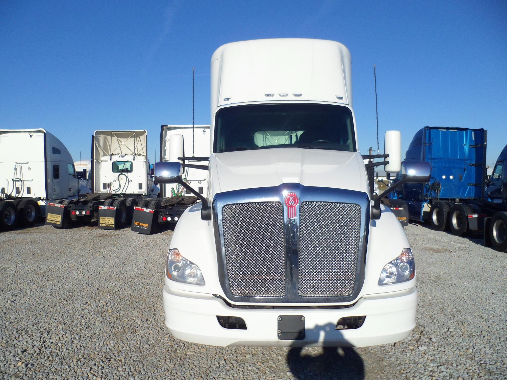 2023 KENWORTH T680 2023 KENWORTH T680 - image 2 of 6