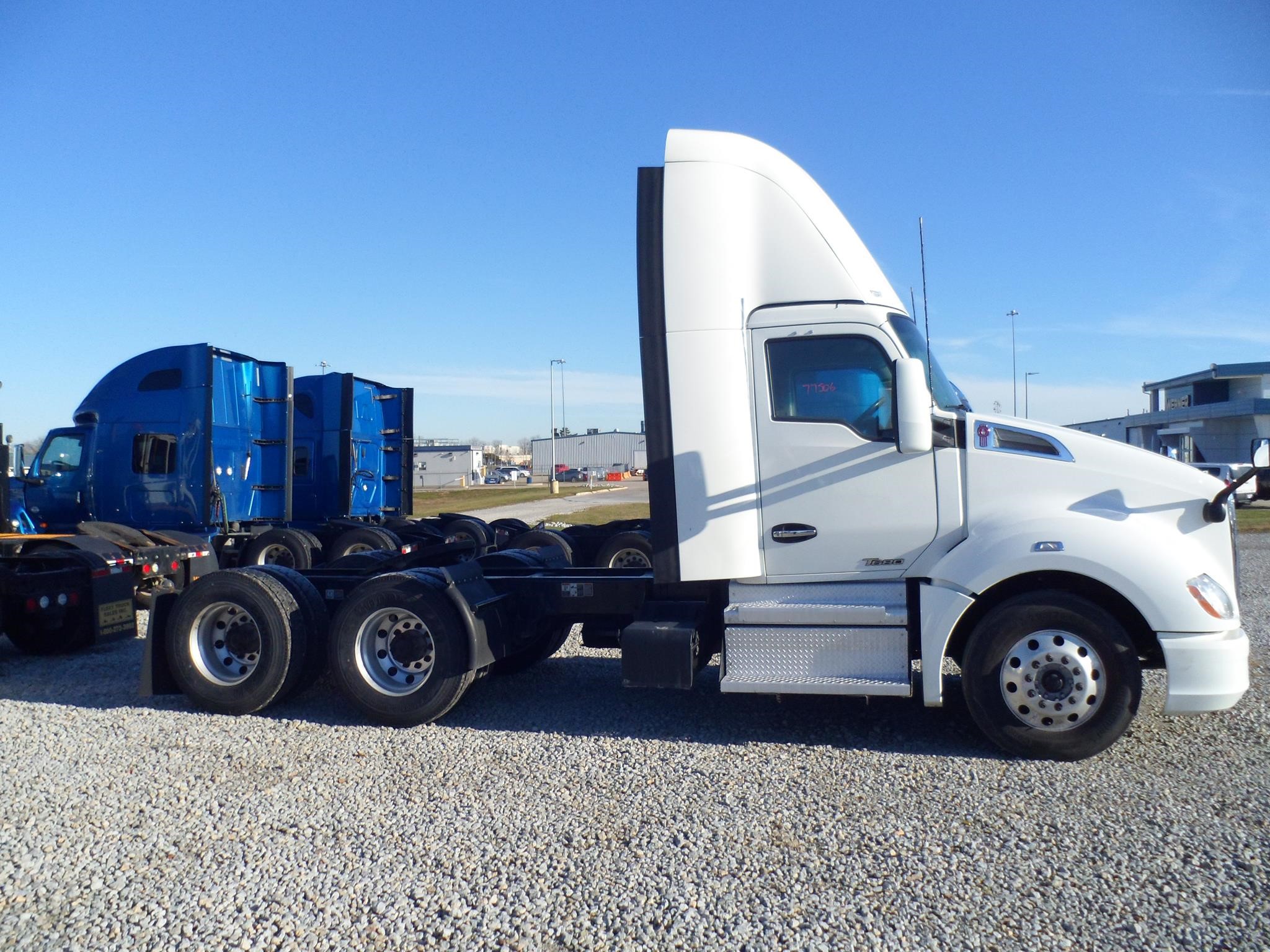 2023 KENWORTH T680 2023 KENWORTH T680 - image 3 of 6