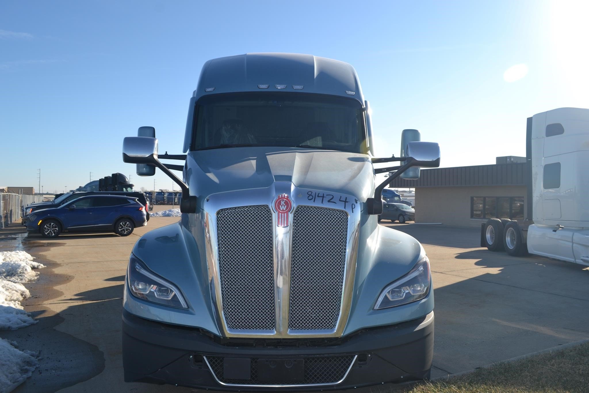 2022 KENWORTH T680 - image 4 of 6