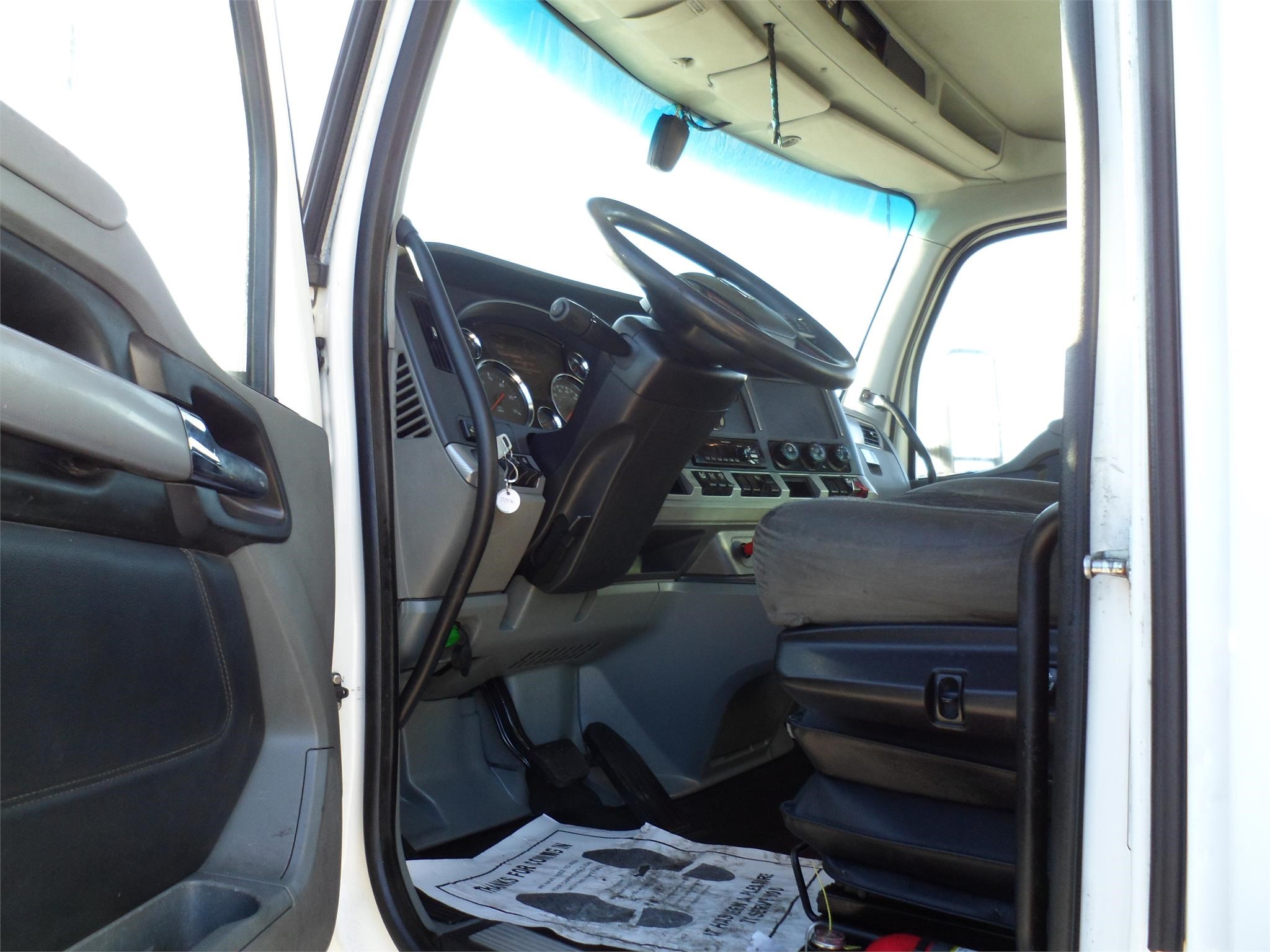 2023 KENWORTH T680 2023 KENWORTH T680 - image 4 of 6