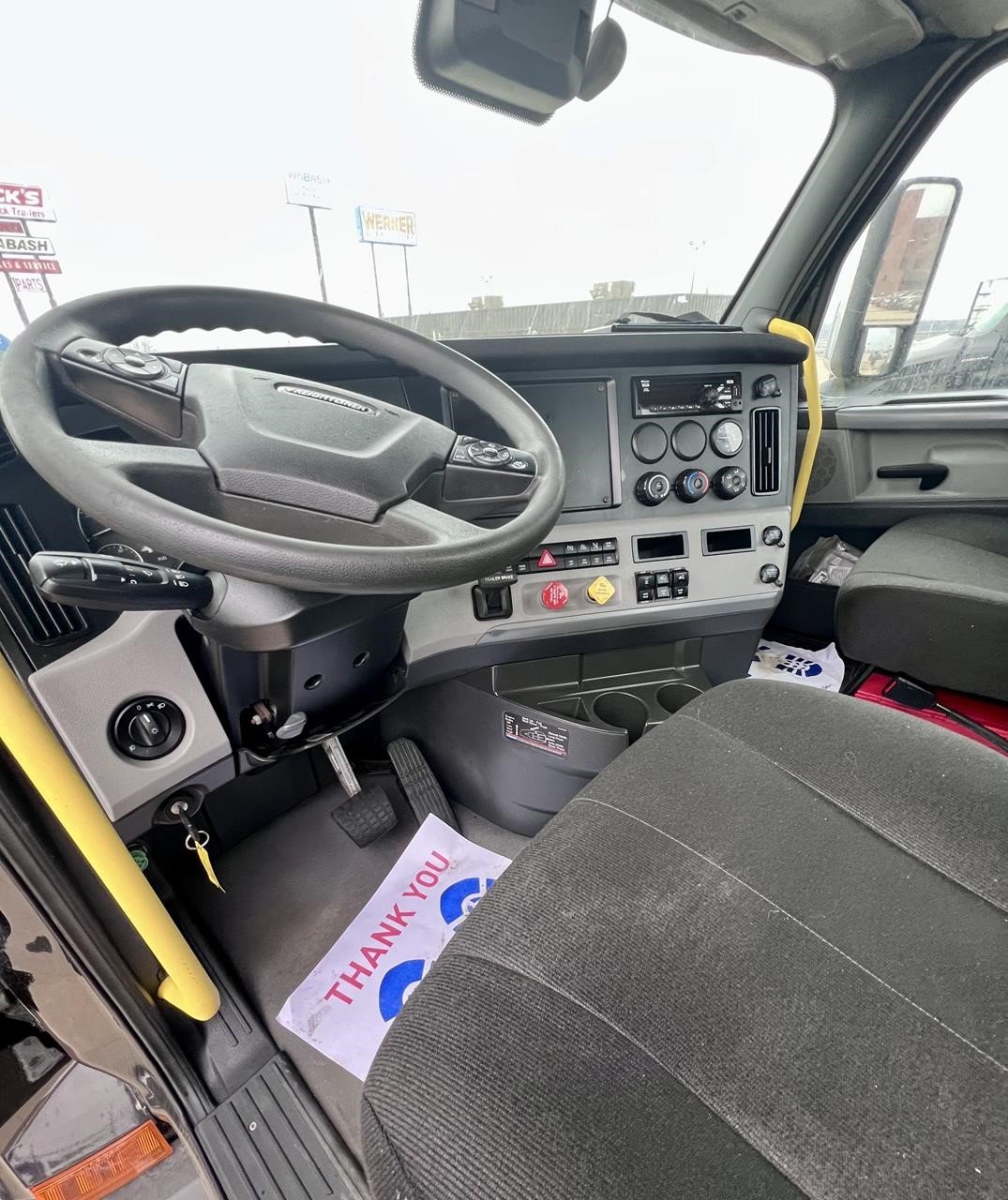 2022 FREIGHTLINER CASCADIA 116 - image 2 of 6