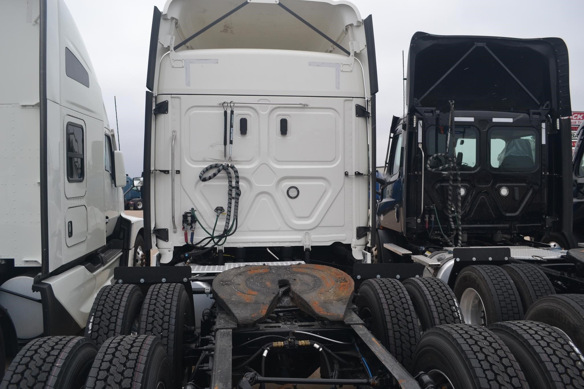 2022 FREIGHTLINER CASCADIA 116 - image 5 of 6