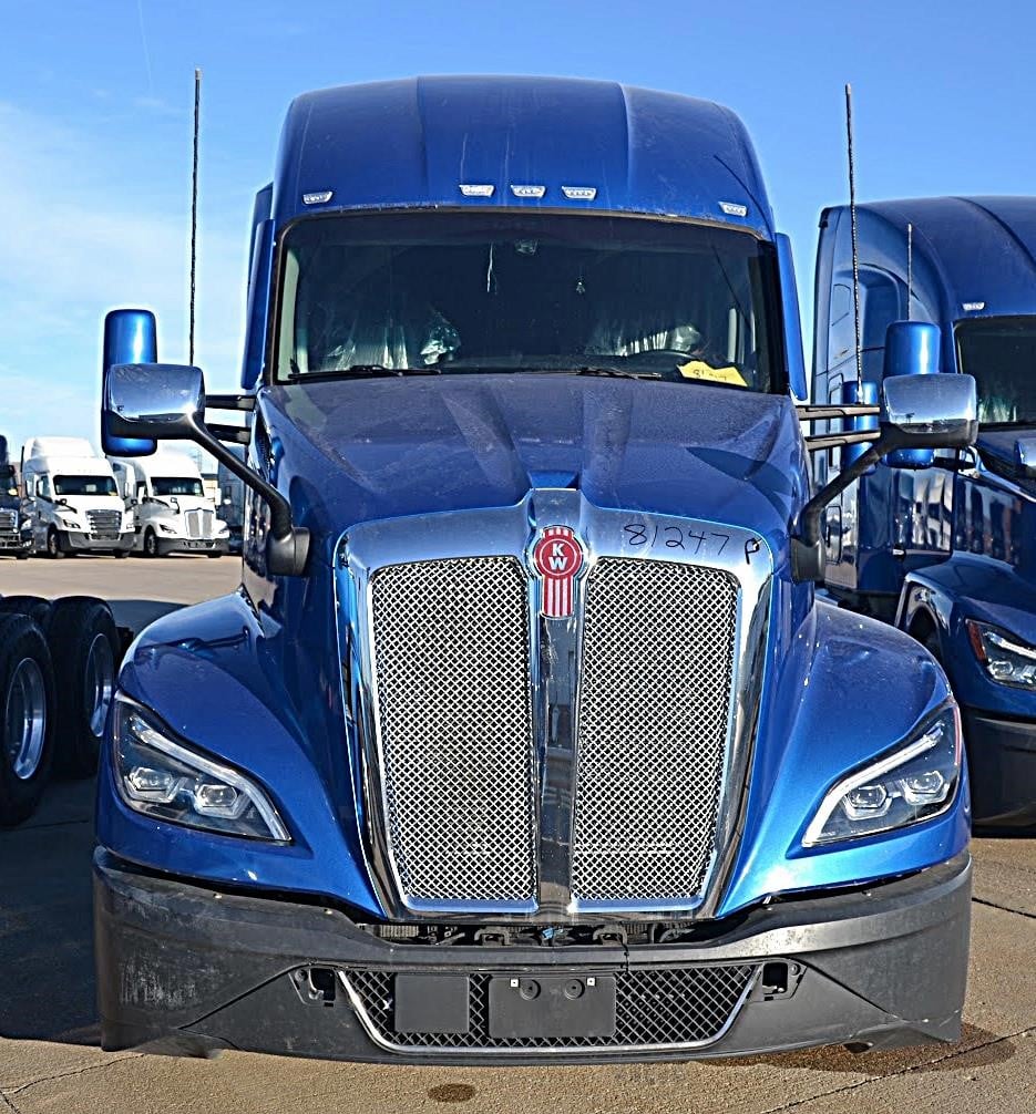 2020 KENWORTH T680 - image 3 of 6