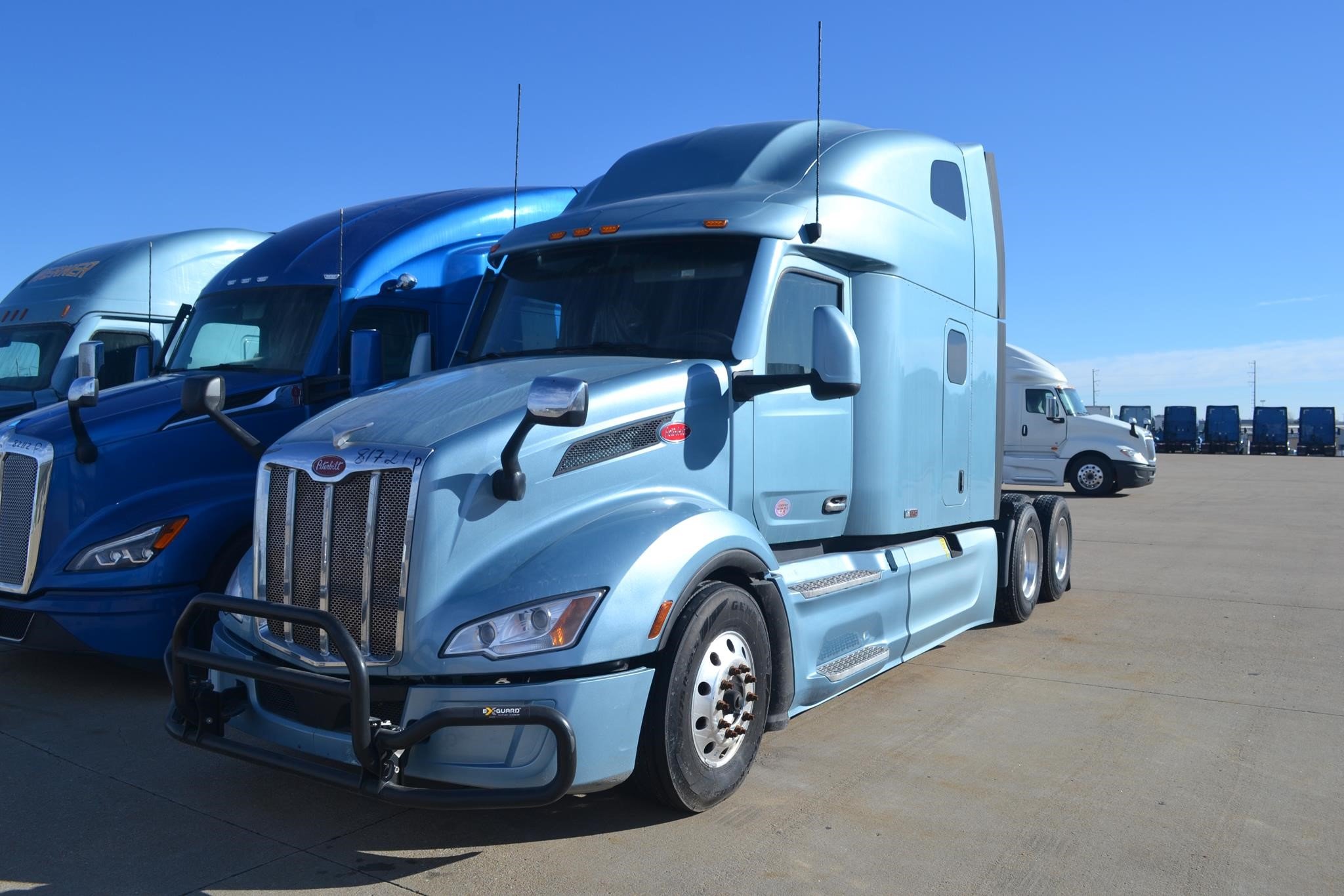 2022 PETERBILT 579 2022 PETERBILT 579 - image 2 of 6