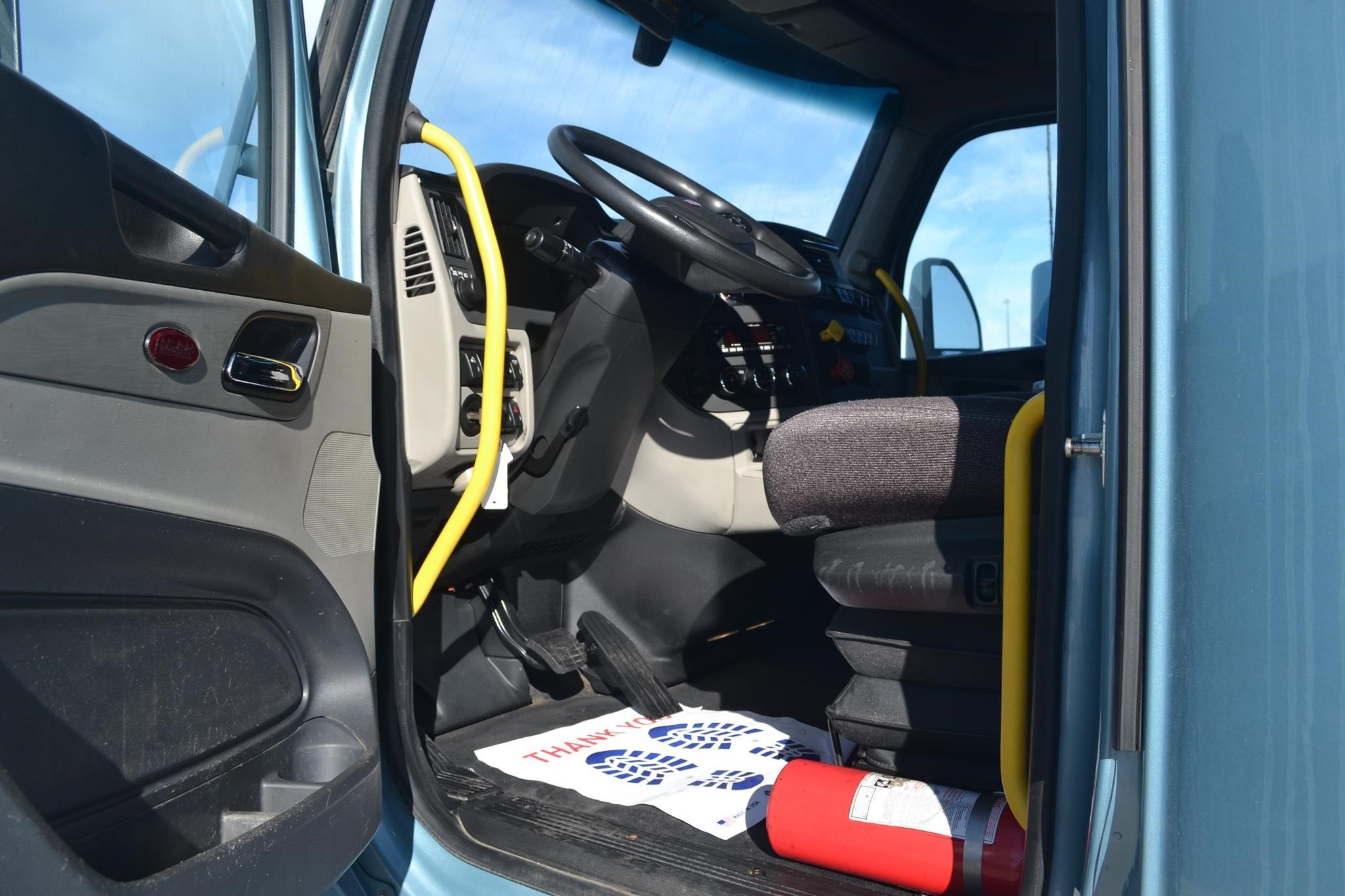 2023 PETERBILT 579 2023 PETERBILT 579 - image 5 of 6