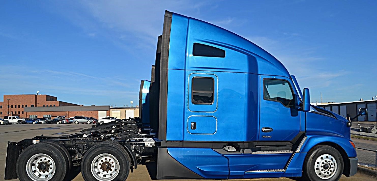 2023 KENWORTH T680 - image 3 of 6