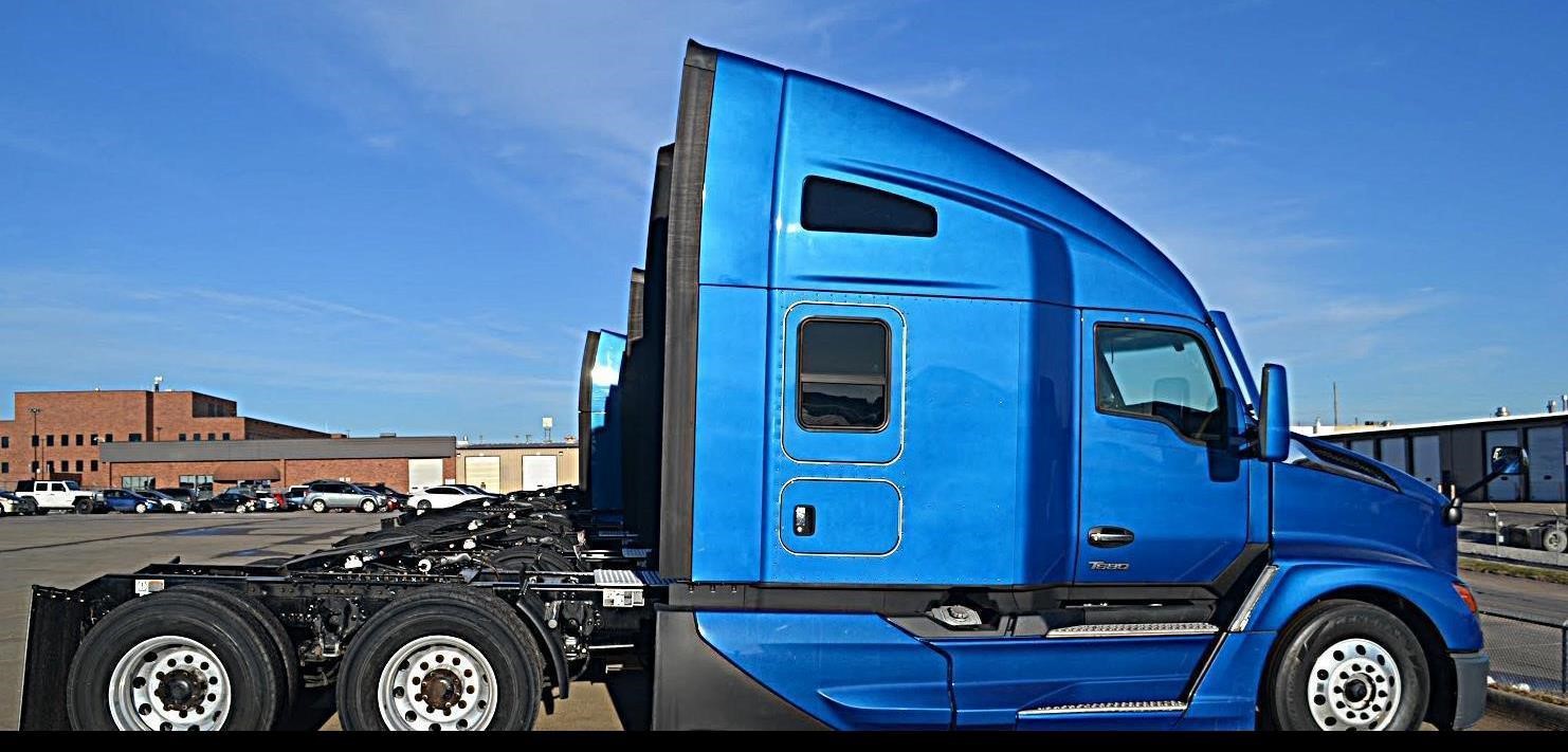 2022 KENWORTH T680 - image 3 of 6