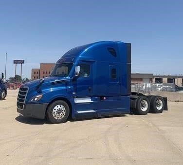 2023 FREIGHTLINER CASCADIA 126 - image 1 of 6