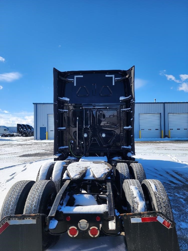 2023 FREIGHTLINER CASCADIA 126 - image 3 of 6