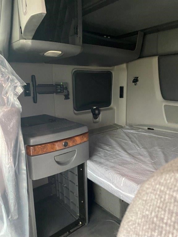 2022 INTERNATIONAL LT - image 5 of 6