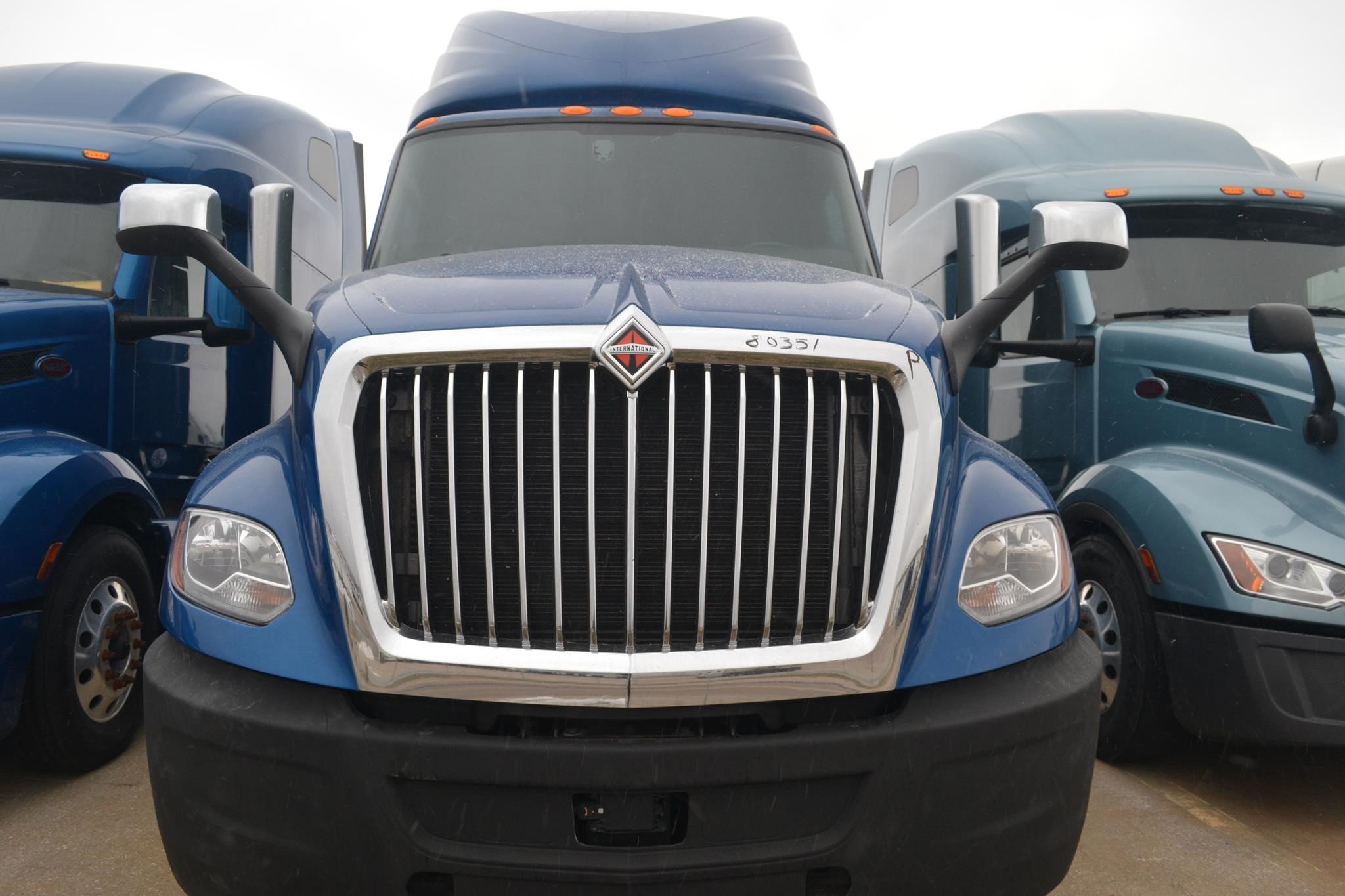 2022 INTERNATIONAL LT - image 4 of 6