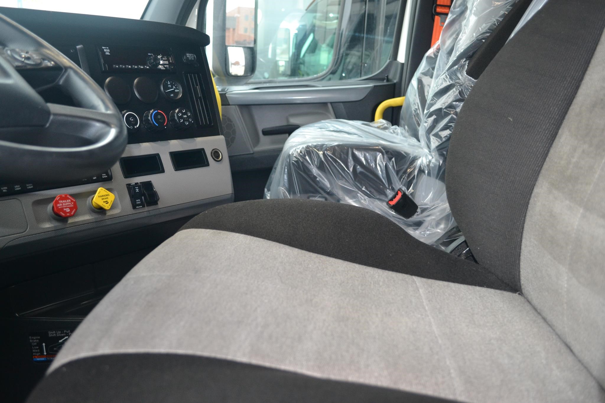 2022 FREIGHTLINER CASCADIA 116 - image 6 of 6