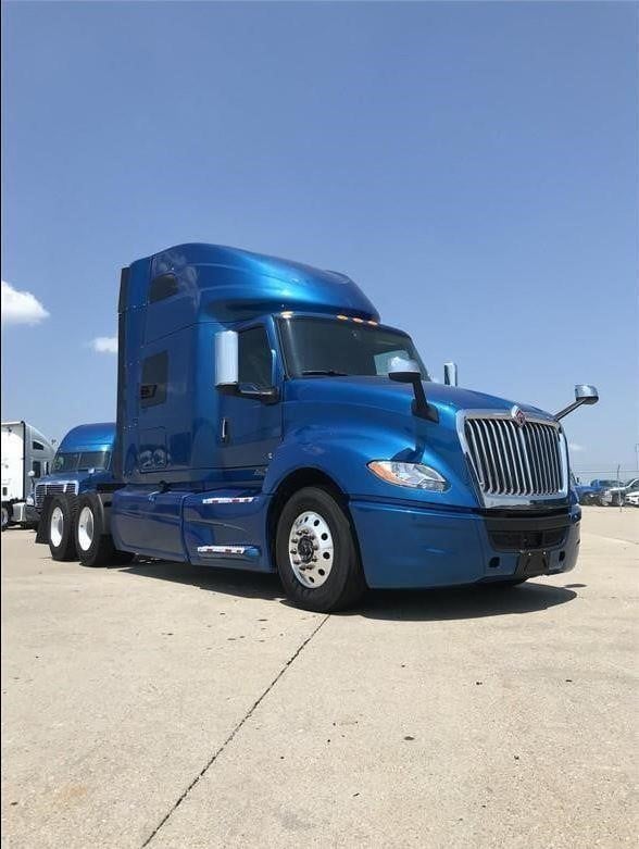 2022 INTERNATIONAL LT - image 1 of 6