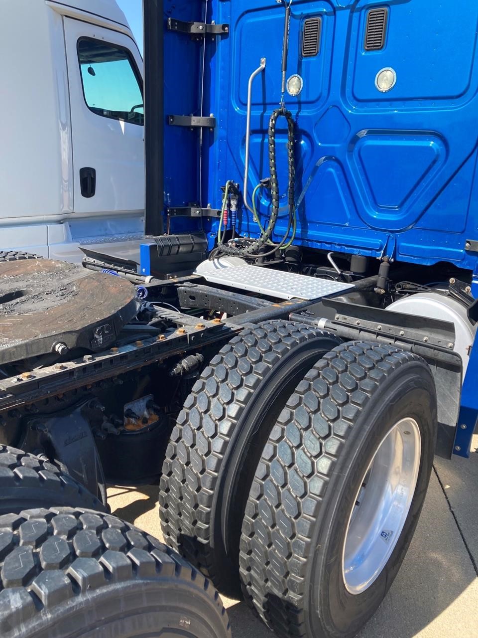 2017 FREIGHTLINER CASCADIA 125 - image 6 of 6