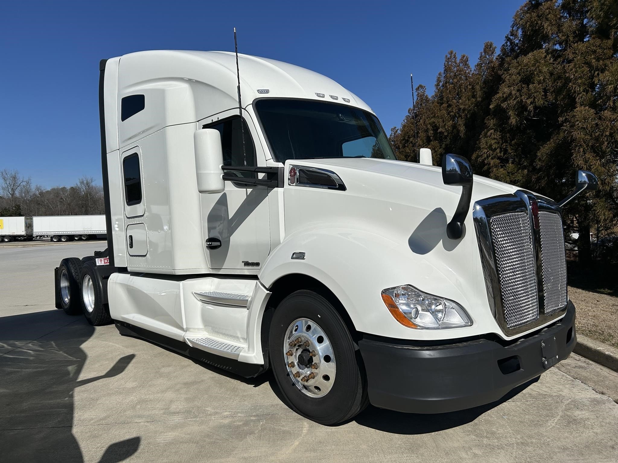 2021 KENWORTH T680 - image 1 of 6