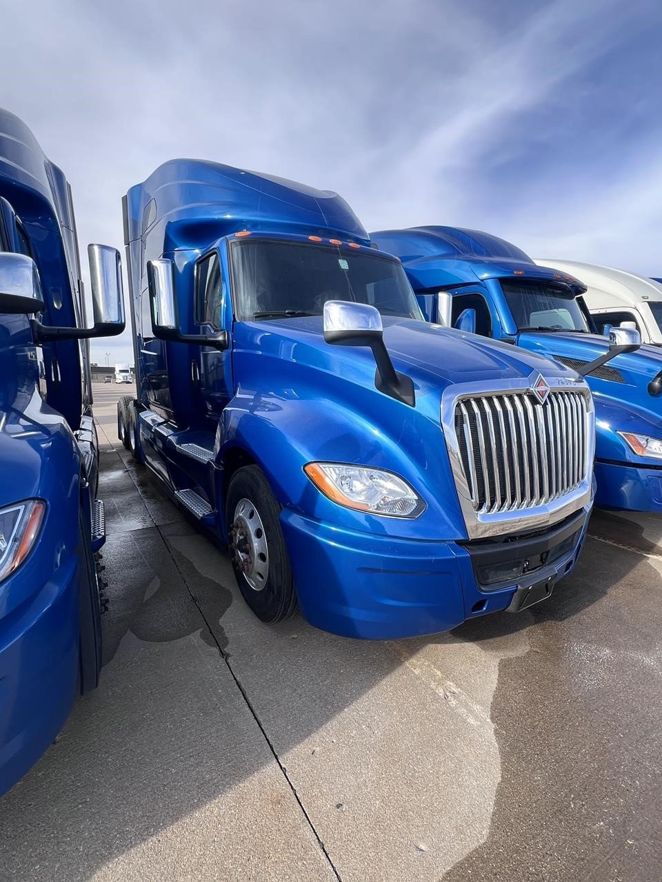 2021 INTERNATIONAL LT - image 3 of 6