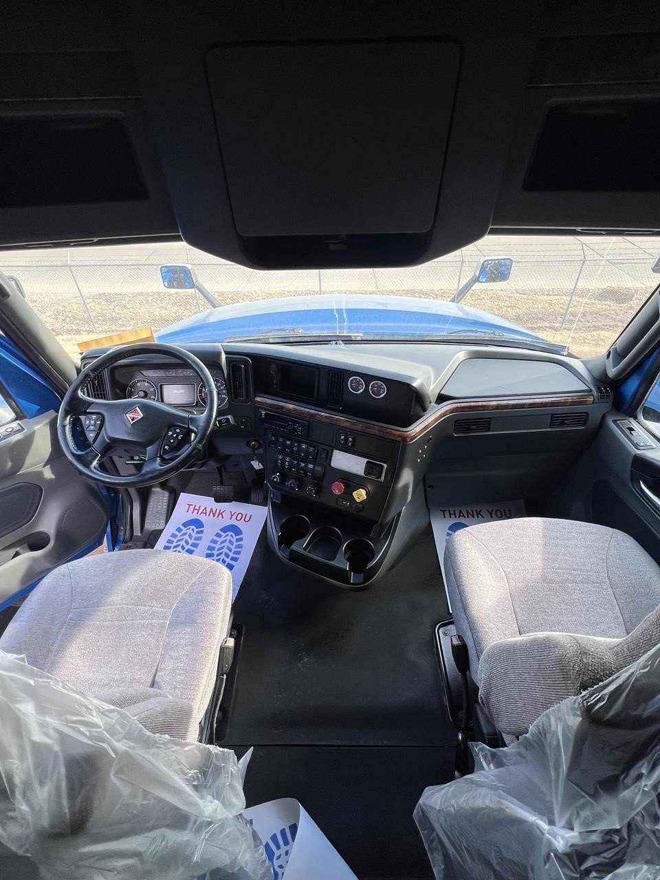 2020 INTERNATIONAL LT - image 3 of 6