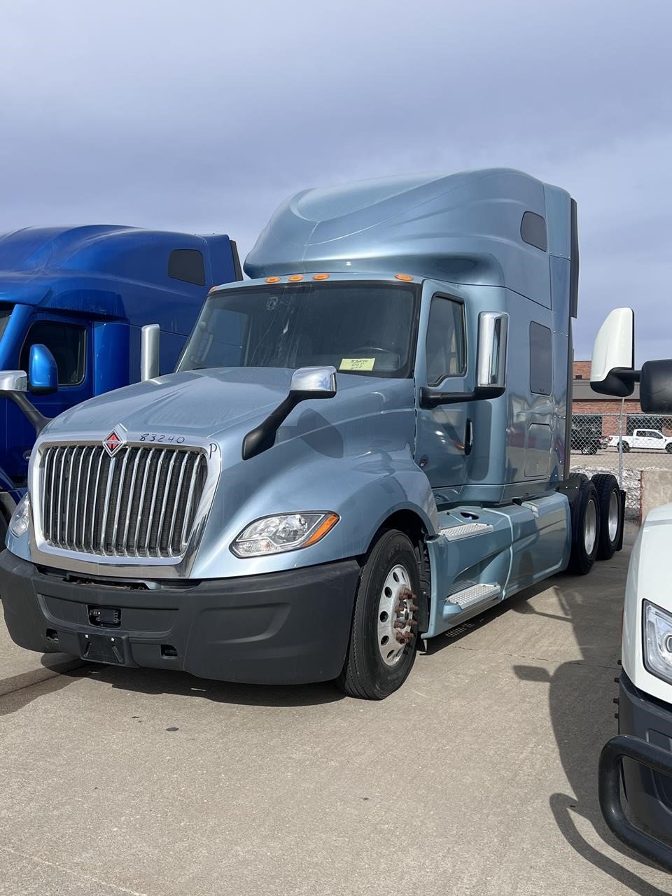 2022 INTERNATIONAL LT - image 1 of 6