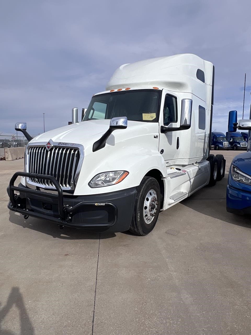 2022 INTERNATIONAL LT - image 2 of 6