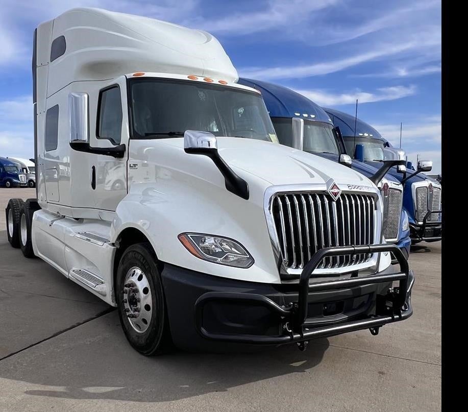 2022 INTERNATIONAL LT - image 2 of 6