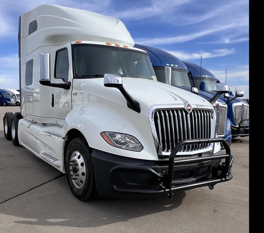 2022 INTERNATIONAL LT - image 1 of 6