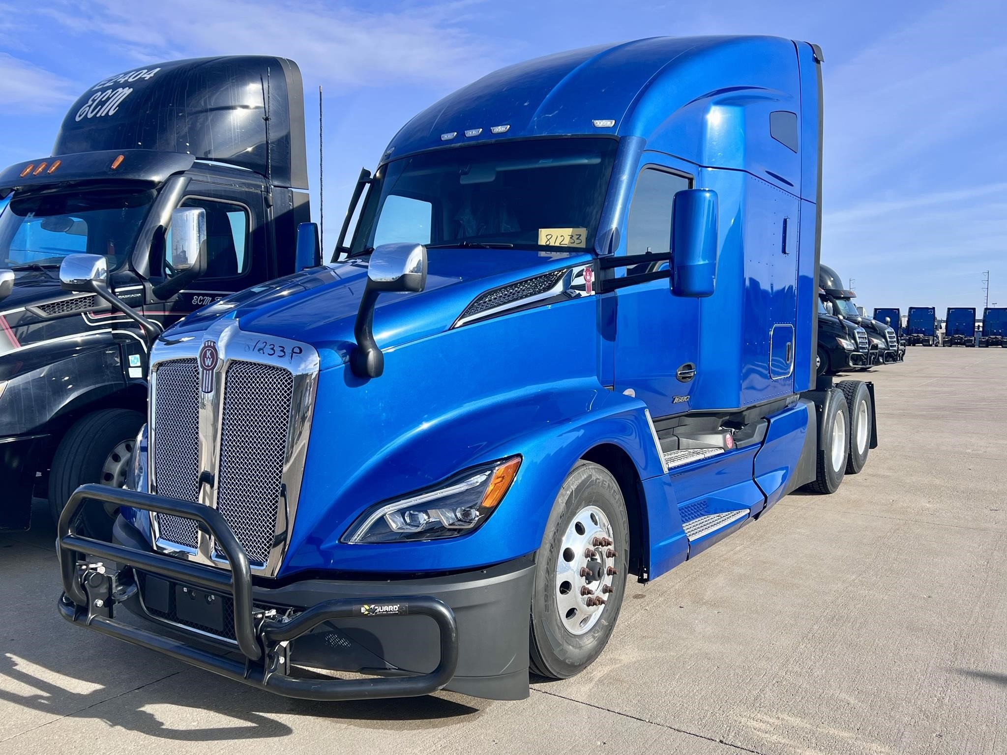 2022 KENWORTH T680 - image 1 of 6
