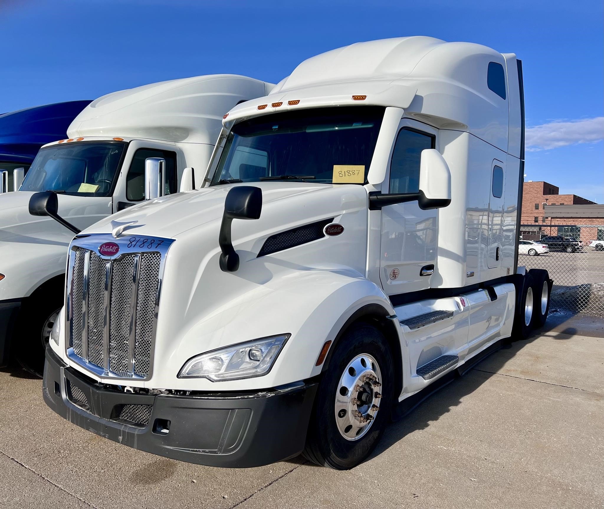 2022 PETERBILT 579 2022 PETERBILT 579 - image 2 of 6