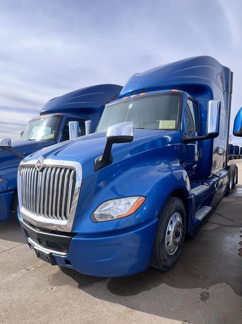 2022 INTERNATIONAL LT - image 1 of 6