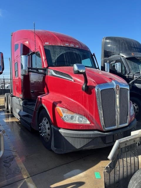 2022 KENWORTH T680 - image 2 of 6