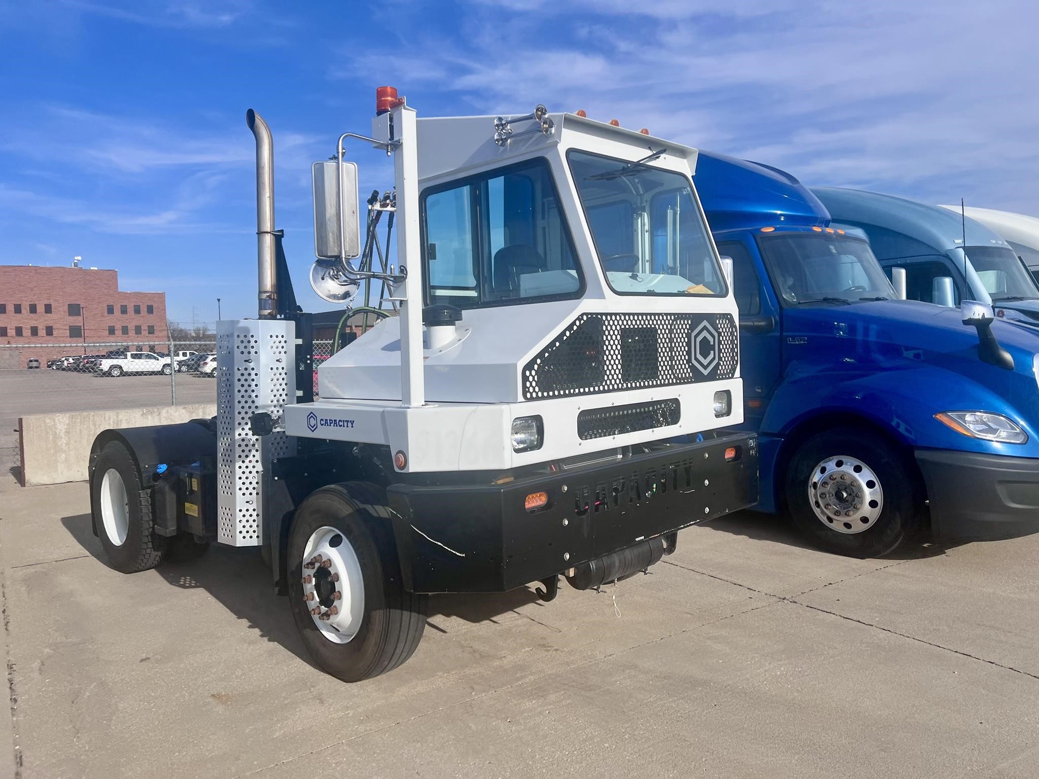 2018 CAPACITY TJ5000 DOT - image 1 of 6