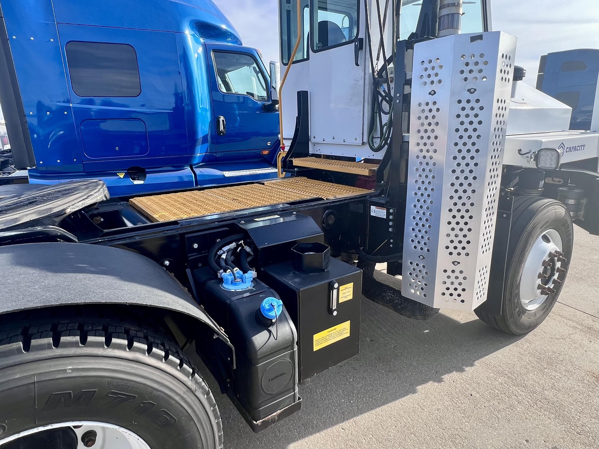 2018 CAPACITY TJ5000 DOT - image 5 of 6