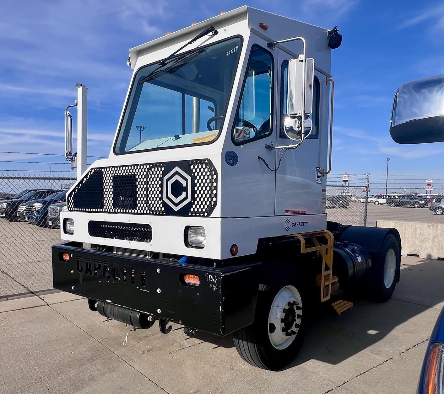2019 CAPACITY TJ5000 DOT - image 1 of 6