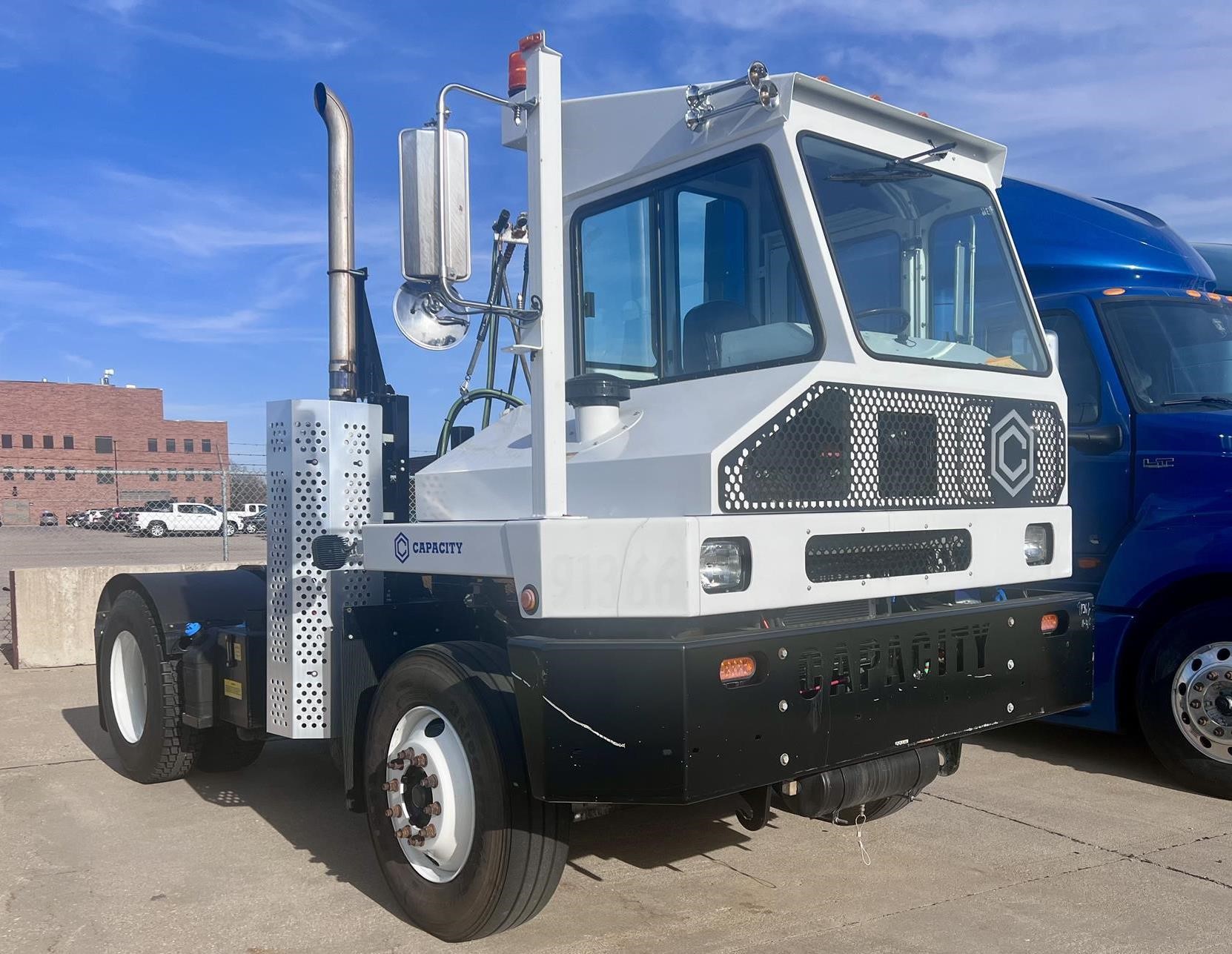 2019 CAPACITY TJ5000 DOT 2019 CAPACITY TJ5000 DOT - image 2 of 6